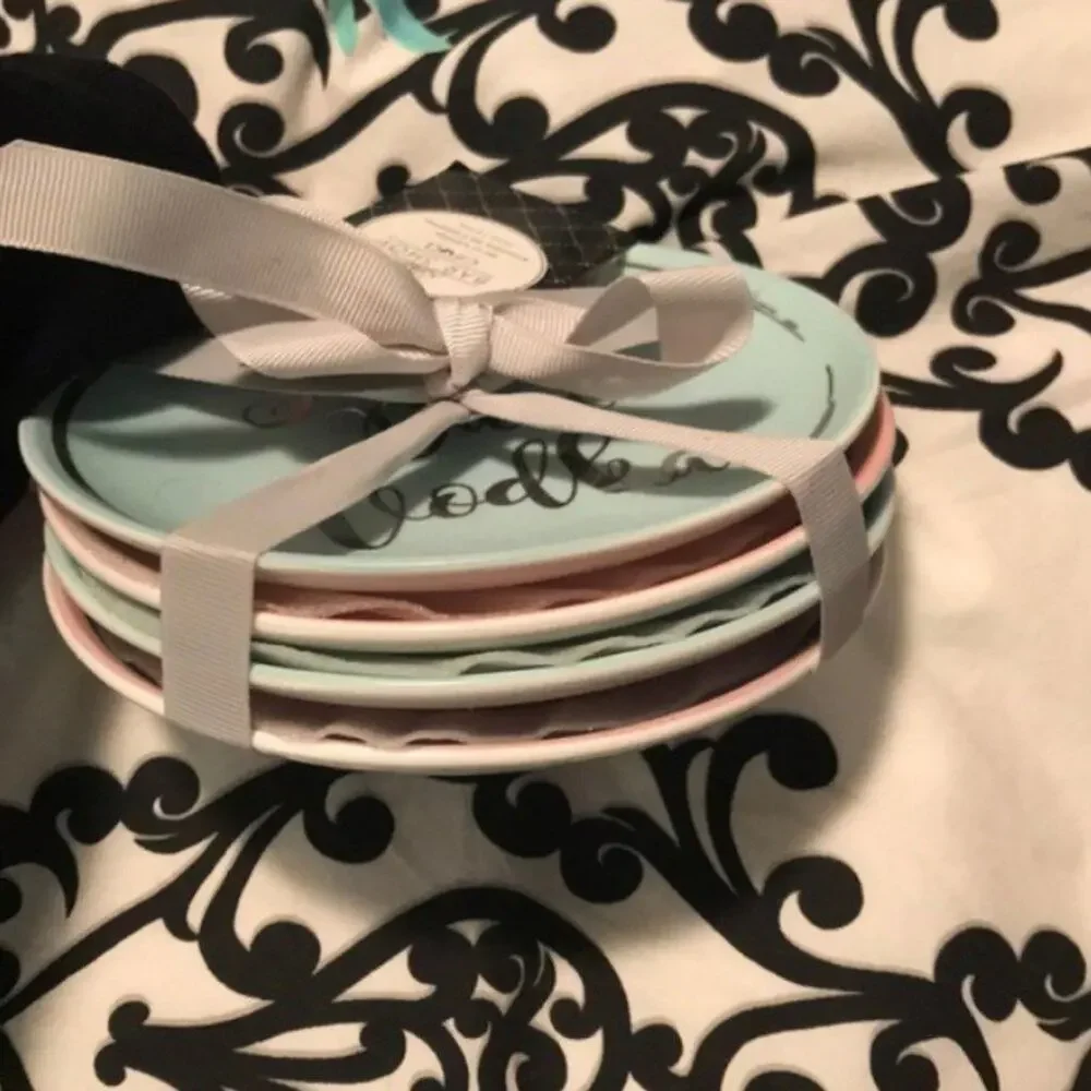 NEW Set of 4 dessert or app plates